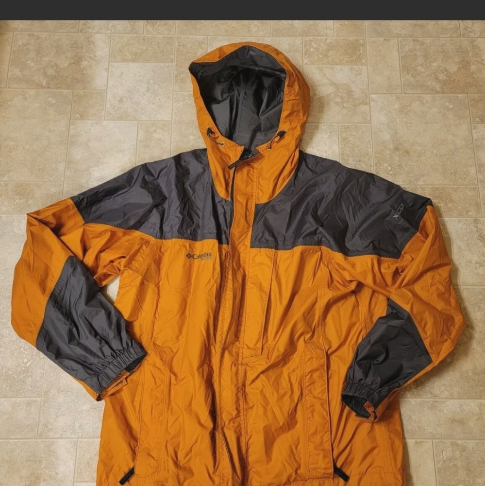 Columbia XCO Men's Windbreaker